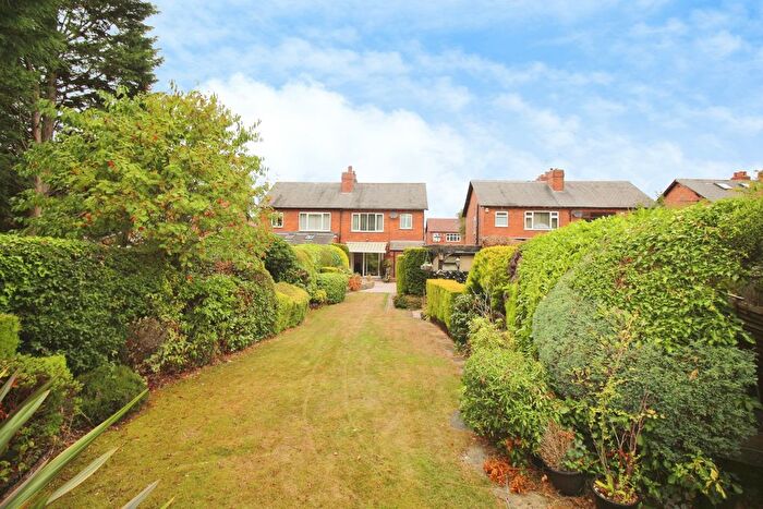 3 Bedroom Semi-Detached House For Sale In Ruskin Avenue, Wakefield, WF1