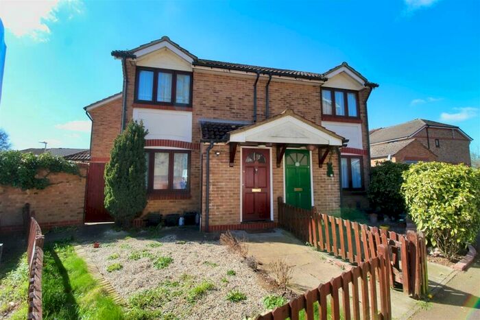 2 Bedroom Semi-Detached House To Rent In Heybridge Court, Hertford, SG14