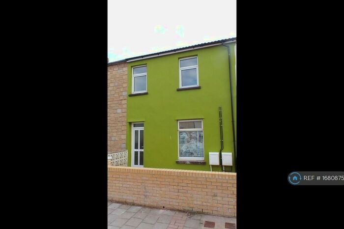 2 Bedroom Flat To Rent In Elm Street, Cardiff, CF24