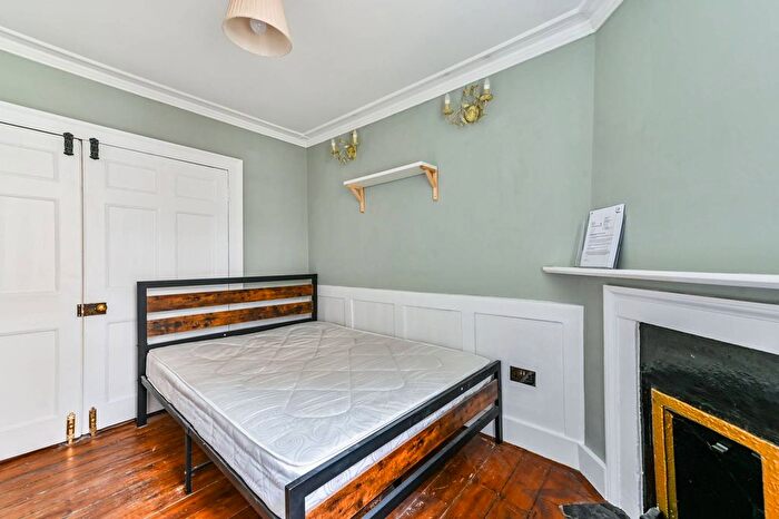 4 Bedroom Property To Rent In Parfett Street, Tower Hamlets, London, E1