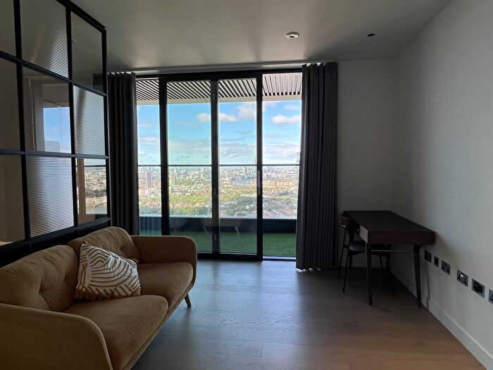 1 Bedroom Flat To Rent In Hobart Building, Wards Place, E14