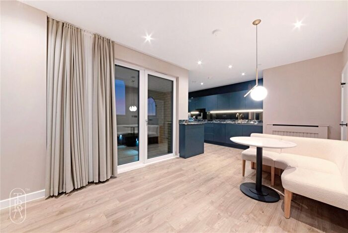 2 Bedroom Flat To Rent In Green Ferry Way, London, E17