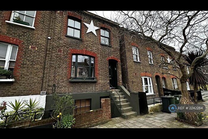 2 Bedroom Maisonette To Rent In Birkbeck Place, London, SE21