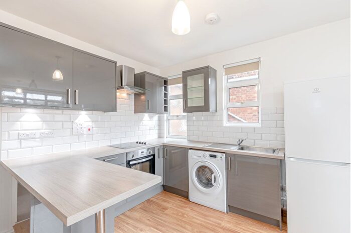2 Bedroom Flat To Rent In Priory Road, London, N8