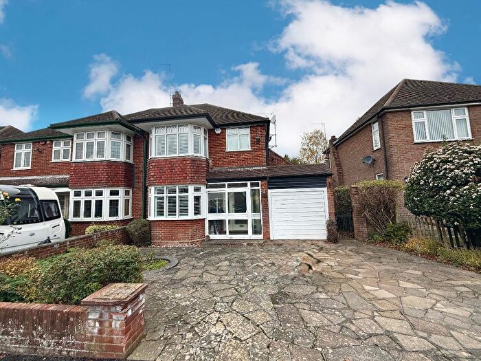 3 Bedroom Semi-Detached House For Sale In Sherborne Avenue, Old Bedford Road Area, Luton, Bedfordshire, LU2