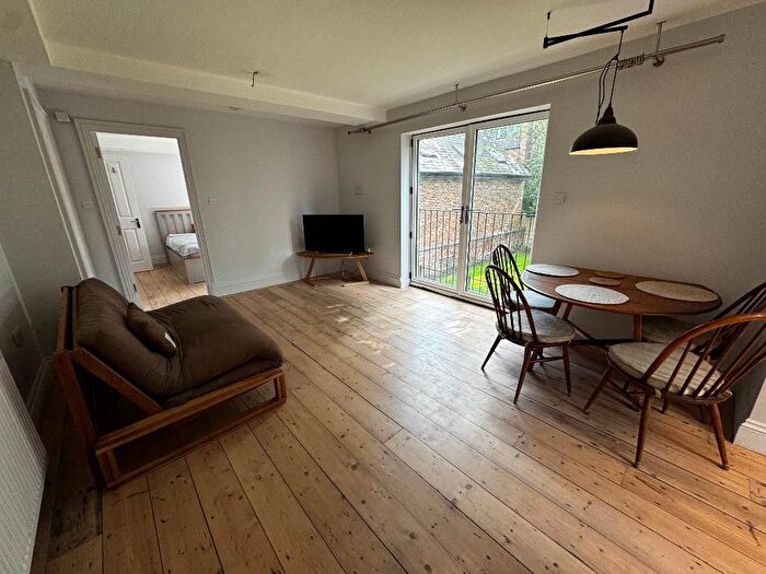 1 Bedroom Flat To Rent In Whitelow Road, Manchester, M21