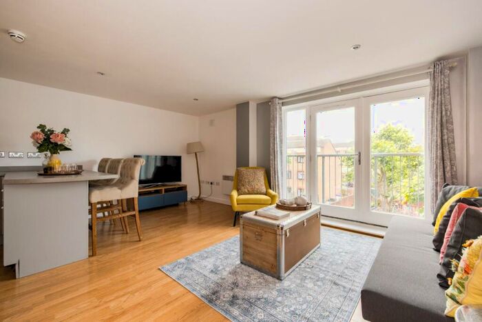 1 Bedroom Flat To Rent In Tredegar Road, London, E3
