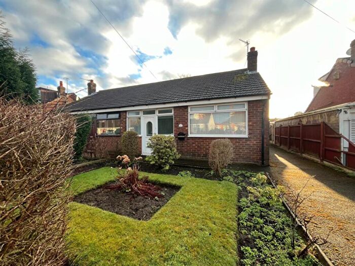 2 Bedroom Semi-Detached Bungalow For Sale In Mansfield Avenue, Denton, Manchester, M34