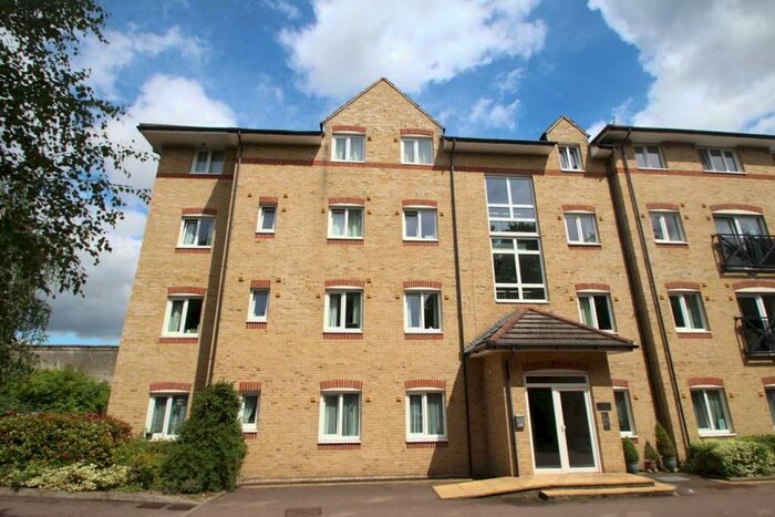 2 Bedroom Flat To Rent In Hardings Close, Hemel Hempstead, HP3