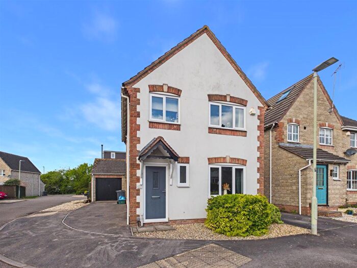 3 Bedroom Detached House For Sale In Griffon Close, Quedgeley, Gloucester, GL2