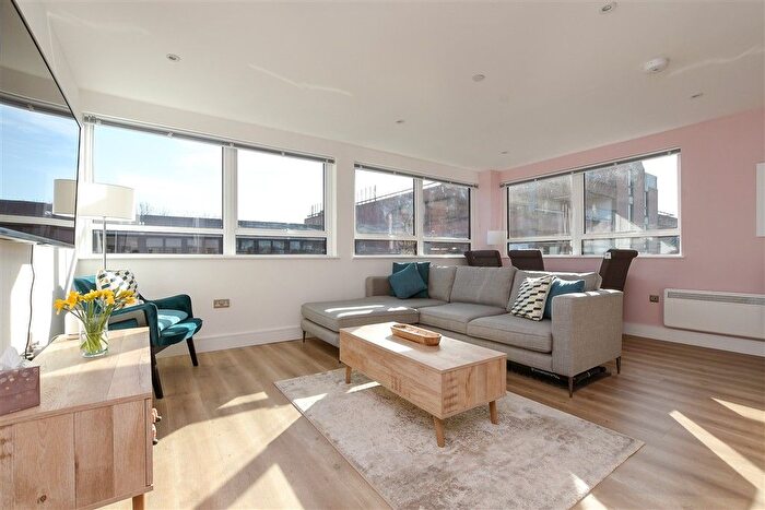 1 Bedroom Flat For Sale In Wood Street, East Grinstead, West Sussex, RH19