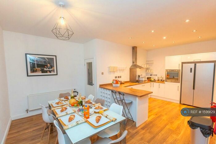 4 Bedroom Semi-Detached House To Rent In Linley Road, Stoke-On-Trent, ST4