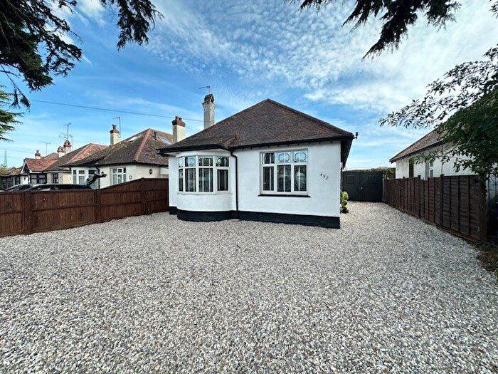 4 Bedroom Bungalow For Sale In Victoria Avenue, Southend-On-Sea, Essex, SS2