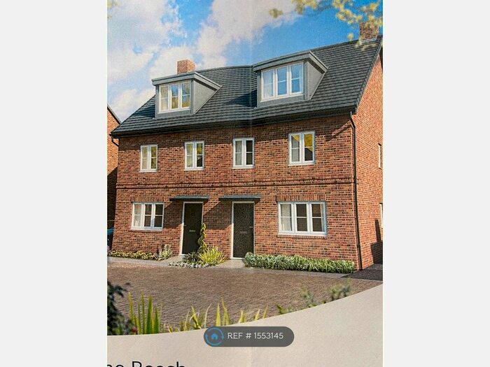 3 Bedroom Semi-Detached House To Rent In Quonset Avenue, Basingstoke, RG23