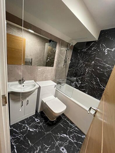 2 Bedroom Block Of Apartments To Rent In High Street, Coleshill, B46