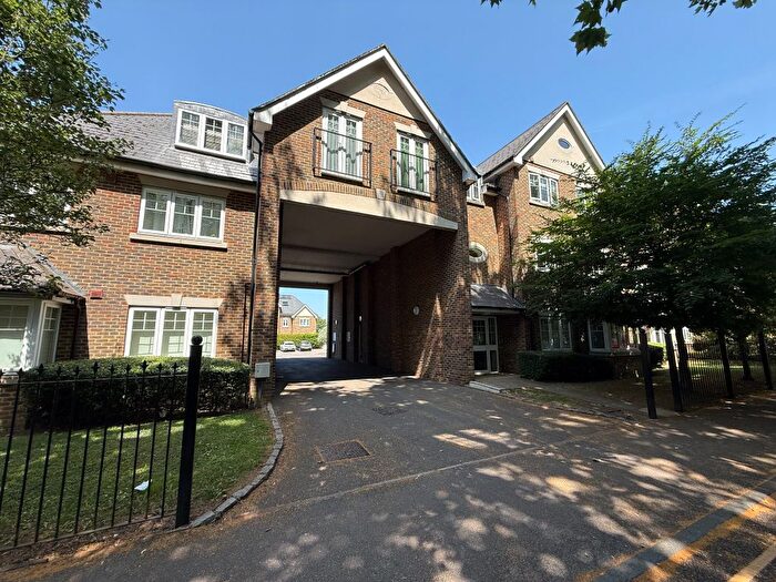 1 Bedroom Flat For Sale In Maybury Road, Woking, GU21