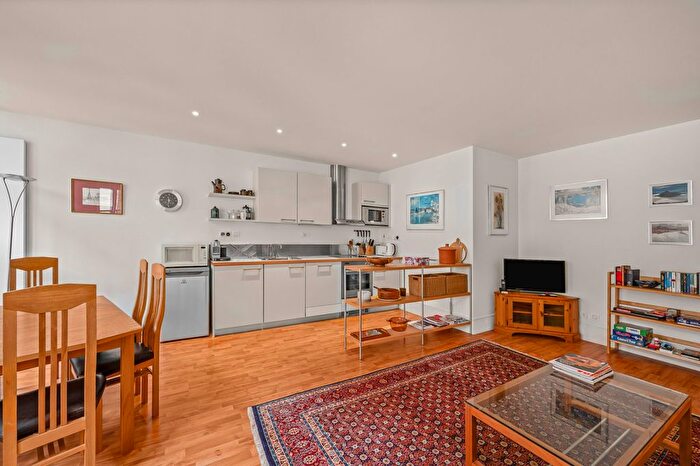2 Bedroom Flat For Sale In Wild Street, Aldwych, WC2B - Photo 3