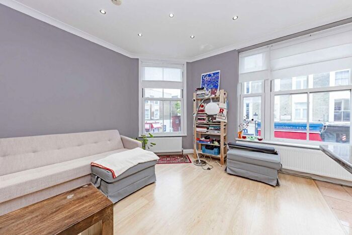 2 Bedroom Flat To Rent In Portobello Road, London, W10