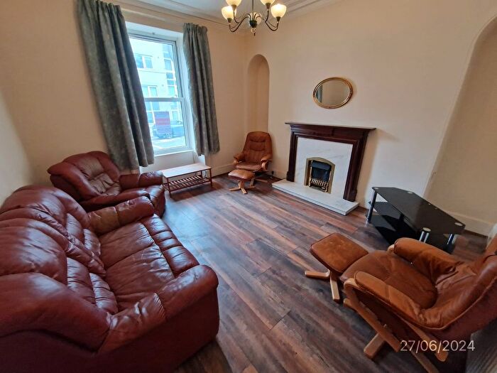2 Bedroom Flat To Rent In Crown Street, Ground Floor Left, Aberdeen, AB11