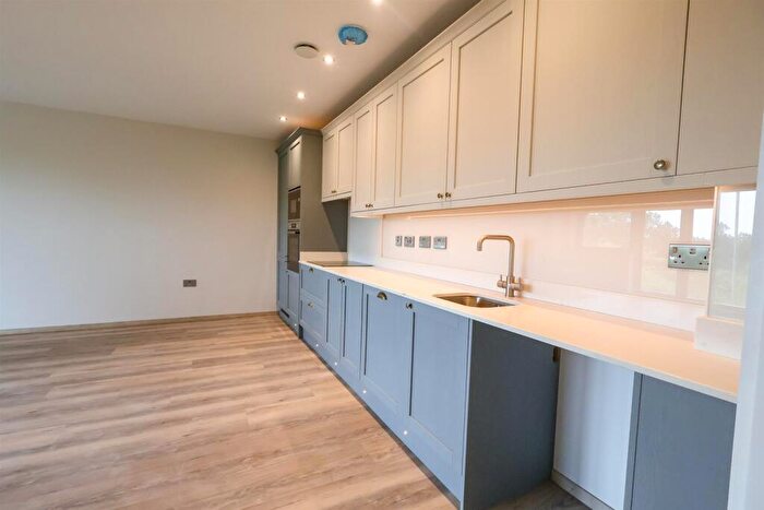 2 Bedroom Flat To Rent In Highfield House, Headless Cross, Redditch, B97