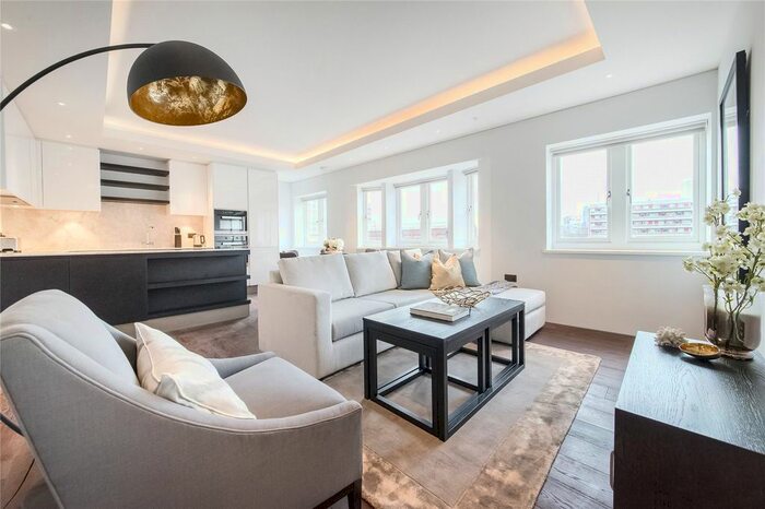 3 Bedroom Flat To Rent In Dover House, Westminster Bridge Road, Waterloo, London, SE1