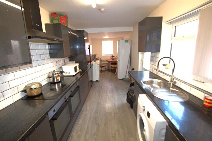 5 Bedroom Terraced House For Sale In Oxford Street, Middlesbrough, TS1
