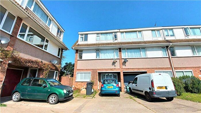 6 Bedroom Town House For Sale In St. Fabians Drive, Chelmsford, Essex, CM1