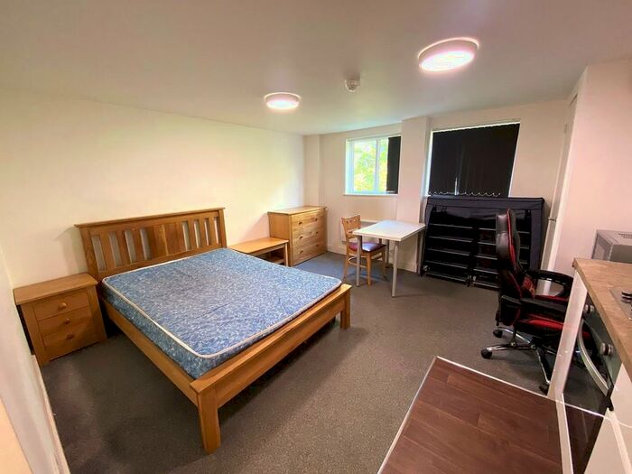 Studio To Rent In Lake Road, Portsmouth, PO1