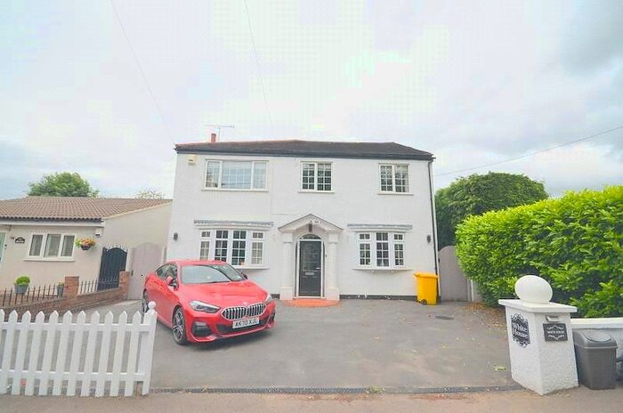 5 Bedroom Detached House To Rent In Noak Hill Road, Romford RM3