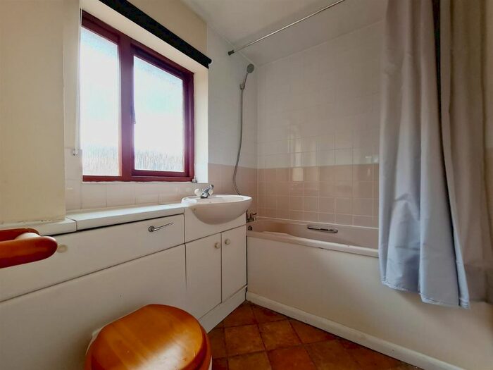 1 Bedroom Property To Rent In Wharf Road, Grays, RM17