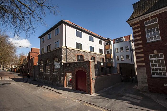 2 Bedroom Apartment To Rent In Sugar Store, Cabot Mews, Bristol, BS2