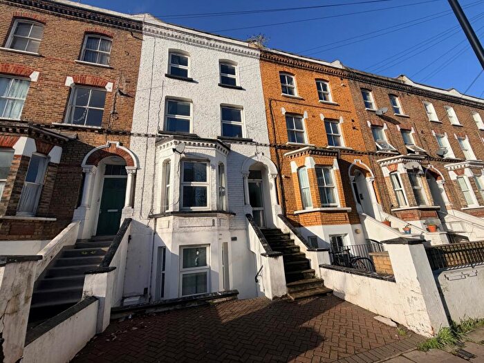 5 Bedroom Terraced House For Sale In St. Thomas Road, London, N4