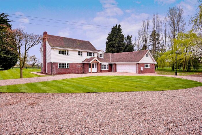 5 Bedroom Detached House To Rent In Lower Woodside, Brookmans Park, Hatfield, AL9