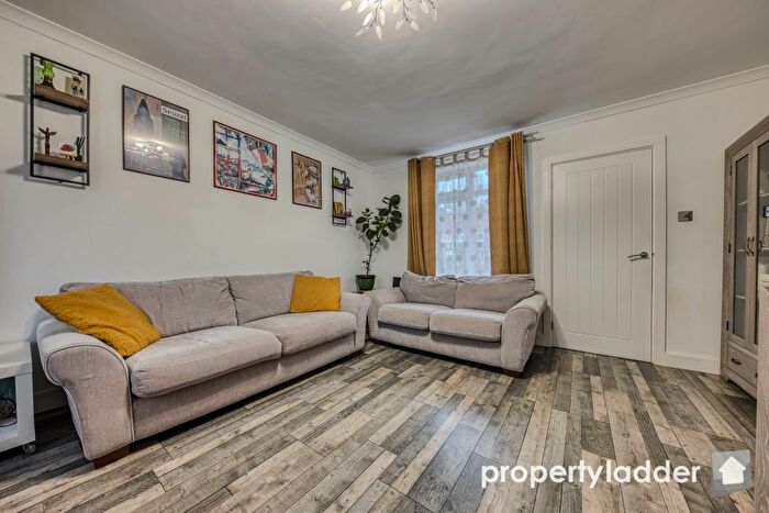 3 Bedroom End Of Terrace House For Sale In Cavell Road, Norwich, NR1