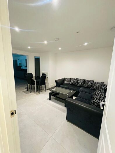 2 Bedroom Flat To Rent In Trinity Road, London, SW17