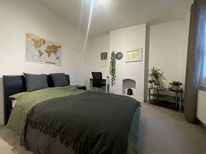 3 Bedroom End Terrace House To Rent In East Grove, Leamington Spa, CV31