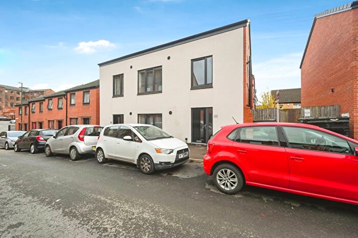 2 Bedroom Flat For Sale In Kilbourn Street, Nottingham, Nottinghamshire, NG3