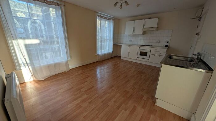 1 Bedroom Flat To Rent In High Street, Dover, Kent, CT16