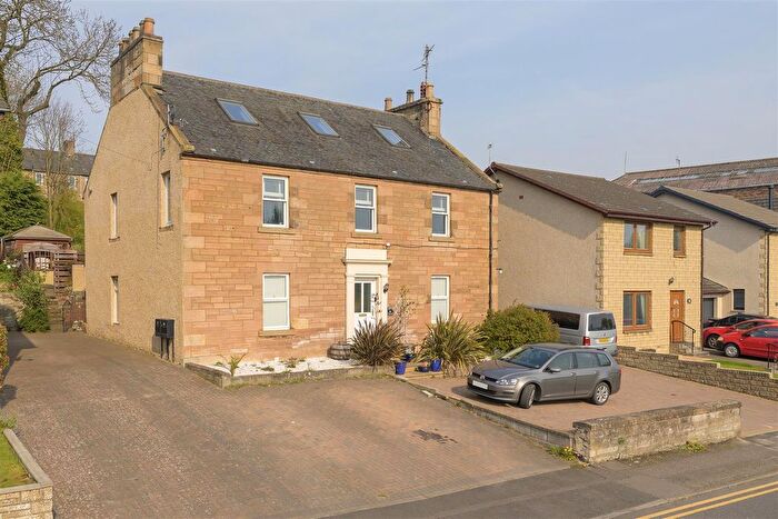4 Bedroom Maisonette For Sale In Preston Crescent, Inverkeithing, KY11