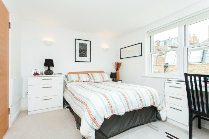 2 Bedroom Terraced House For Sale In Batley House, Stoke Newington, N16