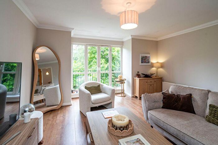 2 Bedroom Flat For Sale In / St Catherine's Gardens, St Catherines Manor, Corstorphine, Edinburgh, EH12