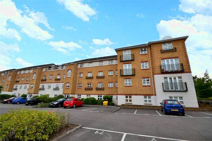 2 Bedroom Flat To Rent In Ogden Park, Broad Lane, Bracknell, Berkshire RG12