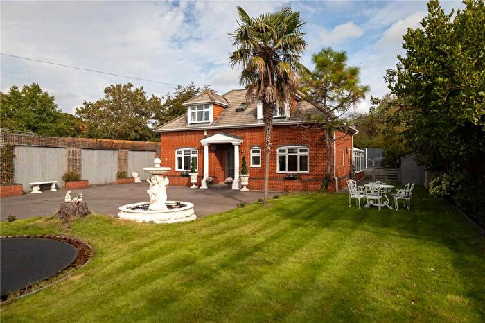 4 Bedroom Detached House For Sale In Linthorpe Road, Poole, Dorset, BH15