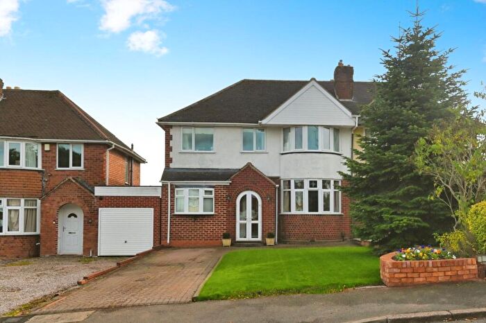 4 Bedroom Semi Detached House For Sale In Shipton Road, Sutton Coldfield, B72