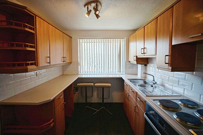 1 Bedroom Maisonette For Sale In Hillcrest Close, Netherton, Dudley, DY2