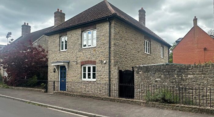 4 Bedroom Detached House For Sale In Pymore Road, Bridport, Dorset, DT6