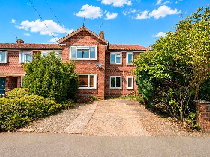 2 Bedroom Maisonette For Sale In Exeter Road, Hanworth, TW13