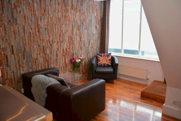 2 Bedroom Flat To Rent In Pershore Road, Selly Park, Birmingham, B29