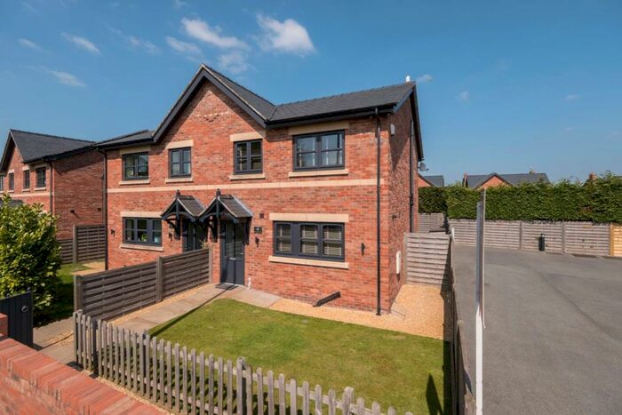 3 Bedroom Semi-Detached House For Sale In Tarporley Road, Duddon, Tarporley, CW6