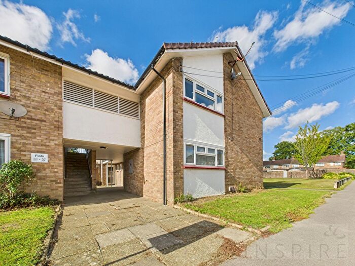 2 Bedroom Maisonette For Sale In Shackleton Road, Crawley, RH10